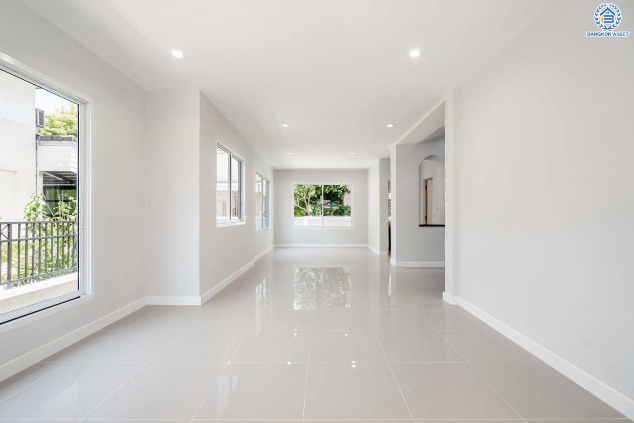 บ้านมือสองตกแต่งใหม่ ม.ชัยพฤกษ์ บางบัวทอง บ้านเดี่ยวจากแบรนด์ LH เนื้อที่ 61.7 ตร.ว. ฟังก์ชัน 3 ห้องนอน 3 ห้องน้ำ จอดรถได้ 1 คัน พร้อม Facilities ครบครัน บนทำเลเดินทางสะดวก ติดถนนบางกรวย-ไทรน้อย ใกล้เซ็นทรัลเวสต์เกต และรถไฟฟ้าสายสีม่วง "สถานีบางพลู"